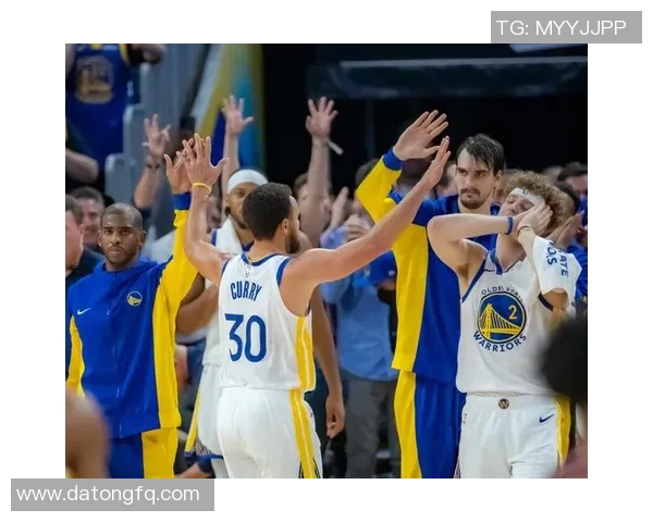 勇士与开拓者首节激战回顾精彩瞬间与关键表现分析